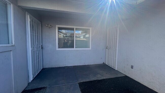 Building Photo - 2125 Banyan Way