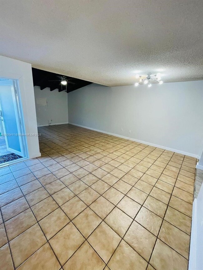 Building Photo - 6519 SW 114th Ave