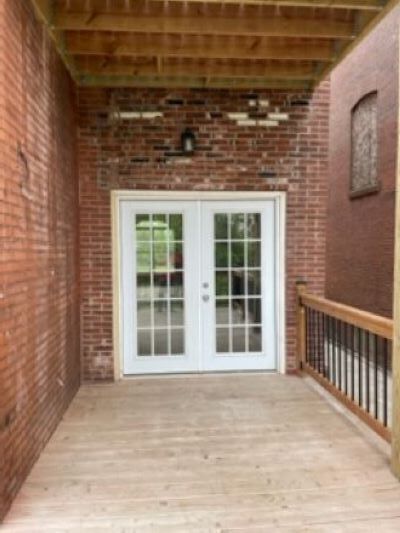 Deck Entrance - 4412 Delmar Blvd