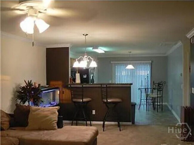Foto del edificio - 97 Lake Shore Blvd