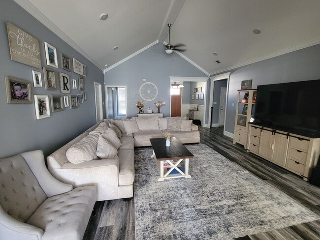 Building Photo - Modern 4BR Home with Screened Porch, Granite Kitchen & Fenced Backyard