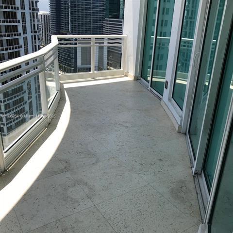 Foto del edificio - 900 Brickell Key Dr