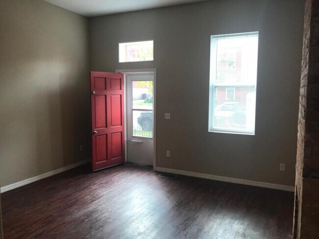 Foto del edificio - 927 York St, Unit 1
