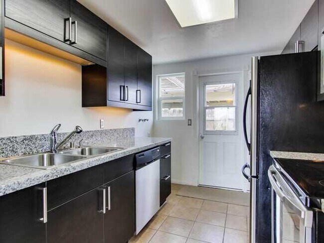 Foto del edificio - Awesome Townhome w/ 3 bedroom