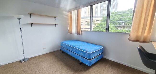Building Photo - AVAILABLE NOW! Secured building, 2 bed, 2.5 bath, 1 parking