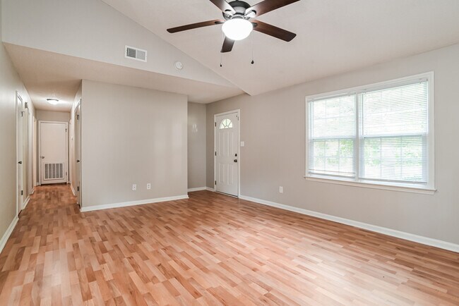 Foto del edificio - Great 3 Bedroom Home