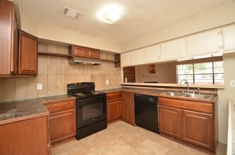 Building Photo - 522 Whippoorwill Dr