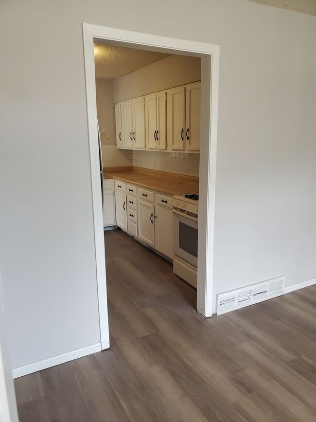 Foto del edificio - Nice 2 bedroom 1 bath duplex!