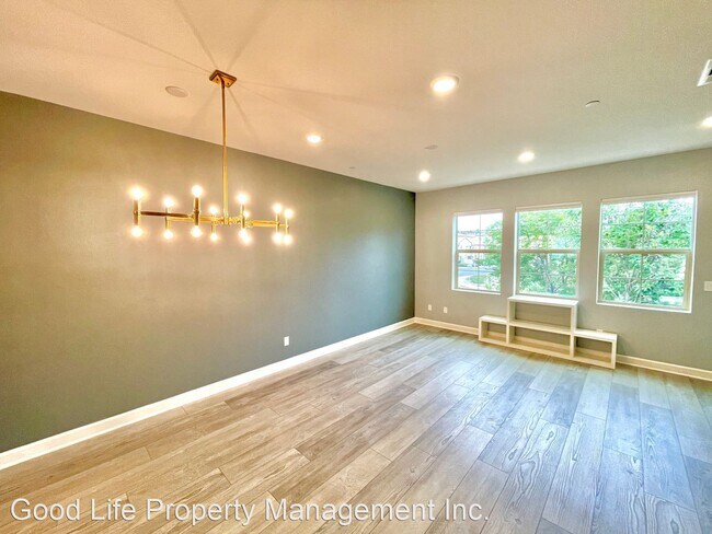 Building Photo - 3 br, 3 bath House - 4366 Pacifica Way Unit 9
