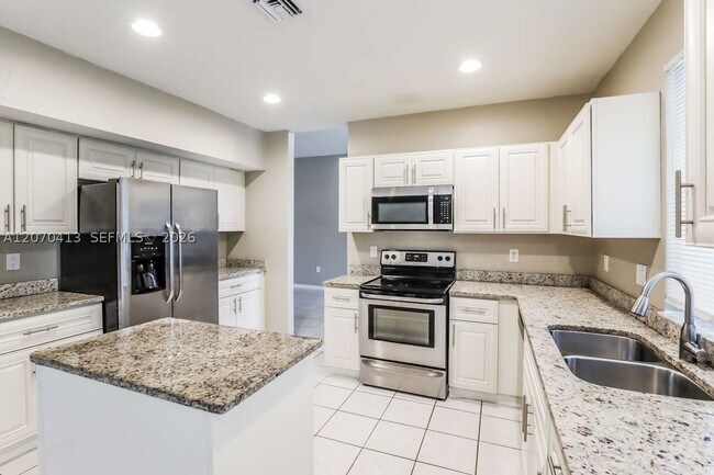 Building Photo - 7712 Highlands Cir