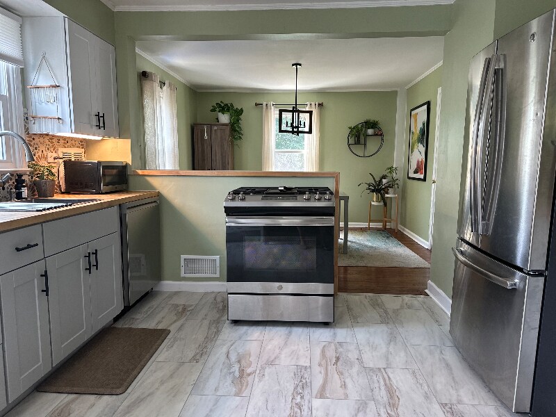 Foto principal - 28 Beaver Hill Rd