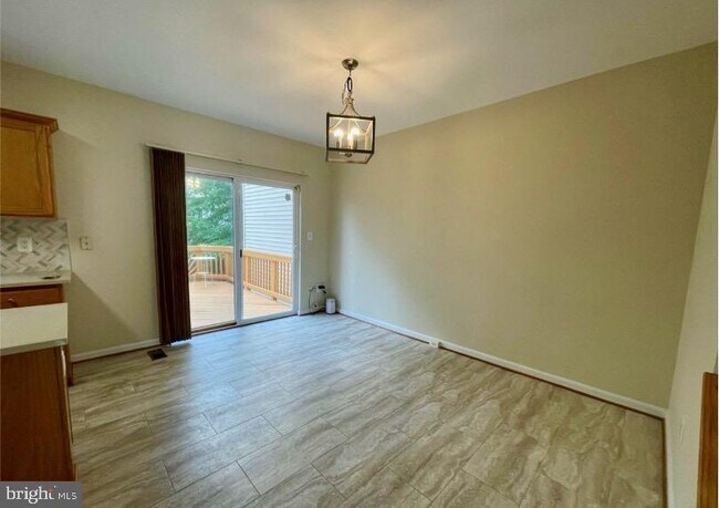 Foto del edificio - 9058 Two Bays Rd