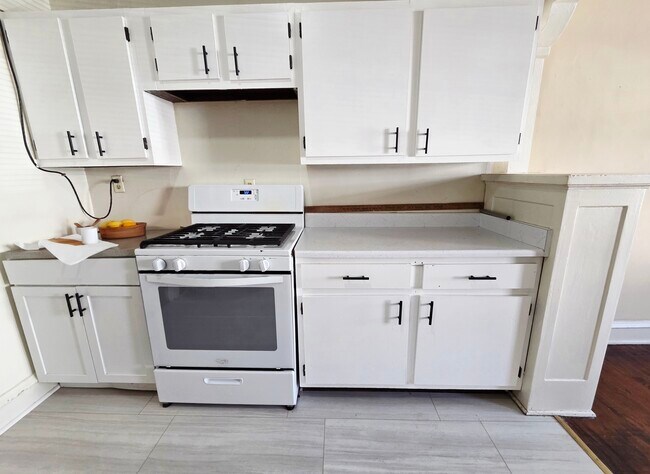 Foto del edificio - 1013 E Center St