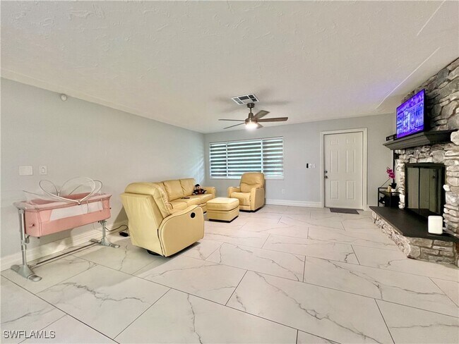 Foto del edificio - 3586 Croton Rd
