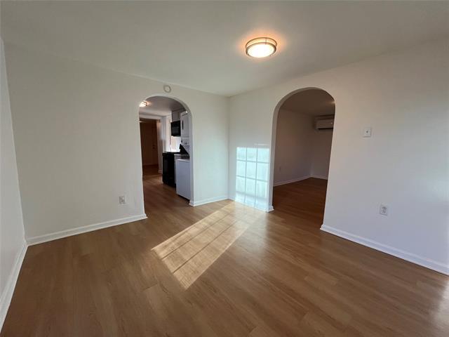 Foto del edificio - 5536 Goodman Ave