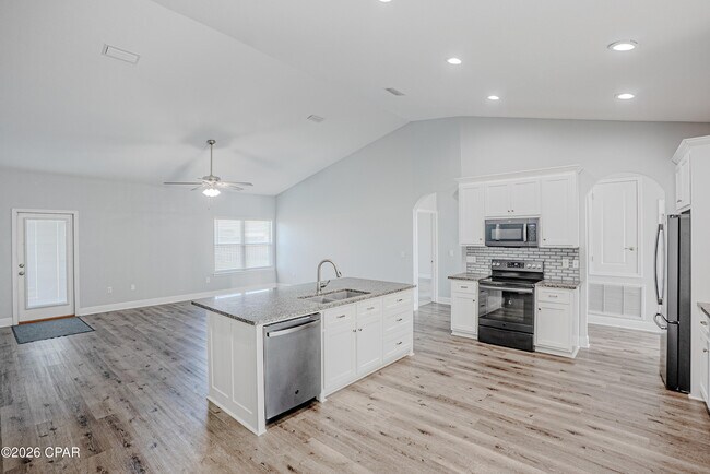Building Photo - 3203 Colter St