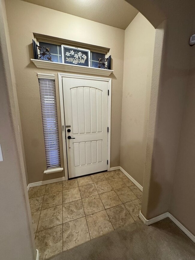 Foto del edificio - Located in Foxridge!!! 3/2/2