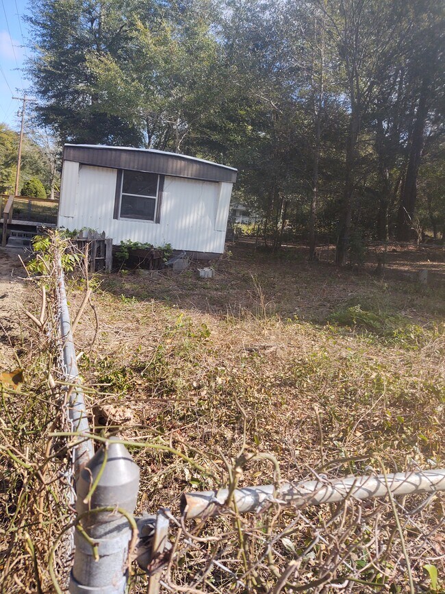 Building Photo - 304 Seminole Dr