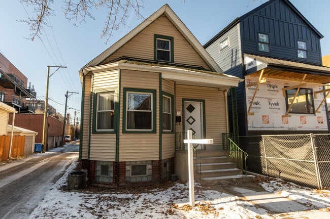 Foto del edificio - 2814 N Maplewood Ave