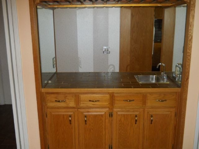 Building Photo - Condo For Rent in Modesto