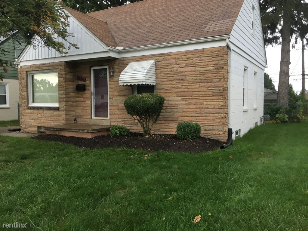 26506 Parkington St, Roseville, MI 48066 House for Rent in Roseville, MI