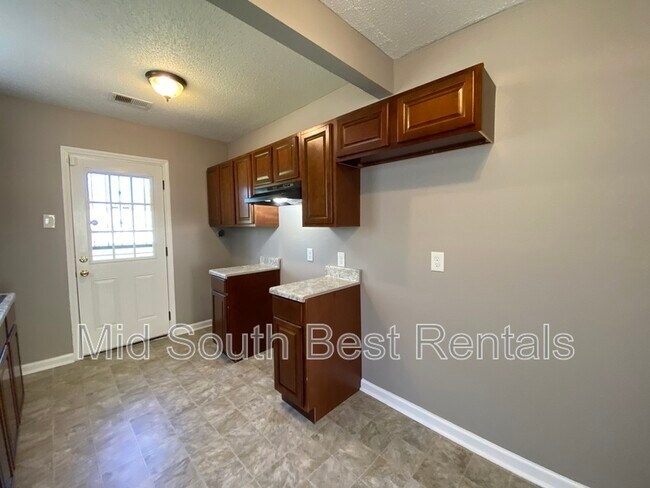 Foto del edificio - 492 Jacklyn Ave