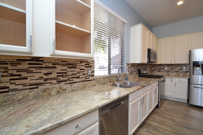 Foto del edificio - 1022 E Irma Ln