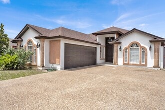 Building Photo - 108 Lagos Ave