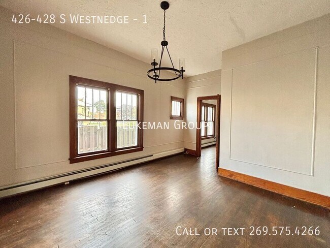 Foto del edificio - 426-428 S Westnedge-1