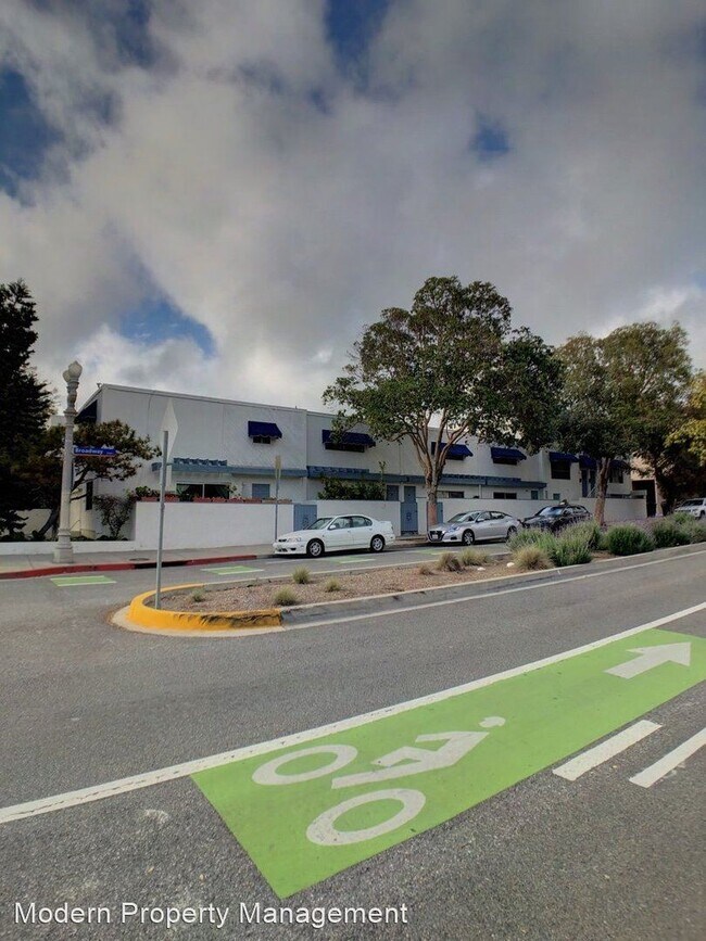 Building Photo - 1457 Stanford St