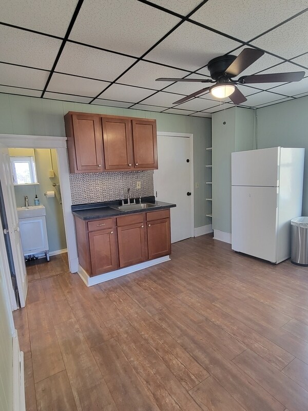 Building Photo - 54 Birch Ave S