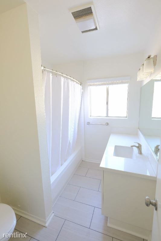 Foto del edificio - 14315 Moorpark St