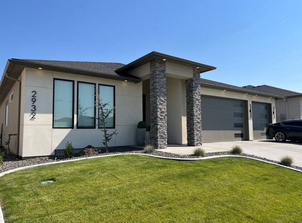 Foto principal - 2932 Tarragon Ave