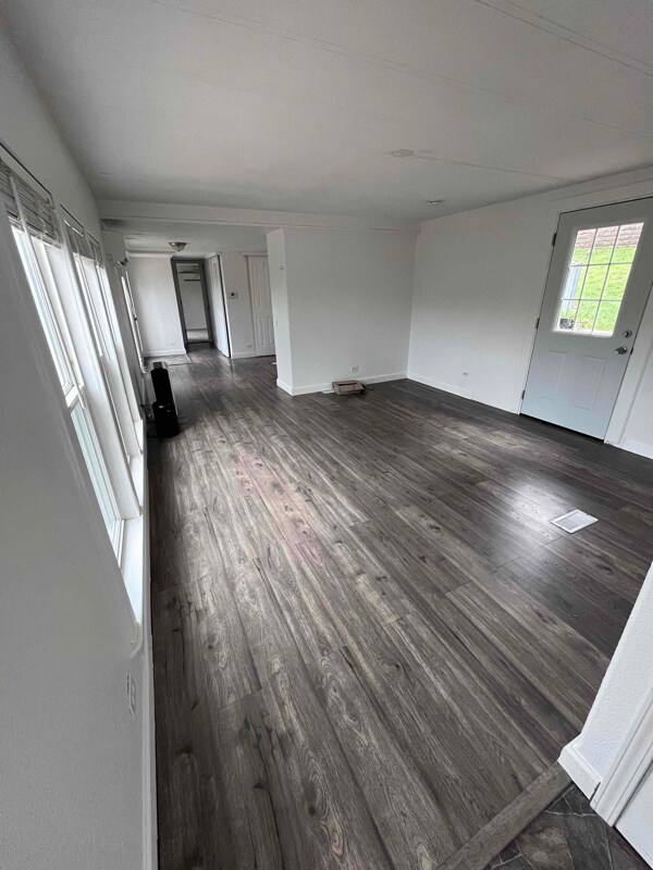 Building Photo - 16 Sassy Ln