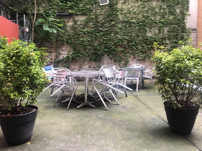 Foto del edificio - 319 W 134th St