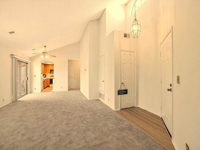 Foto del edificio - 3428 Smoketree Commons Dr