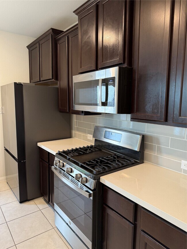 Foto del edificio - 31127 Mahogany Fir Trl