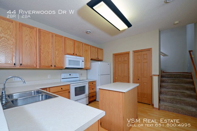 Building Photo - 44 River Woods Dr W