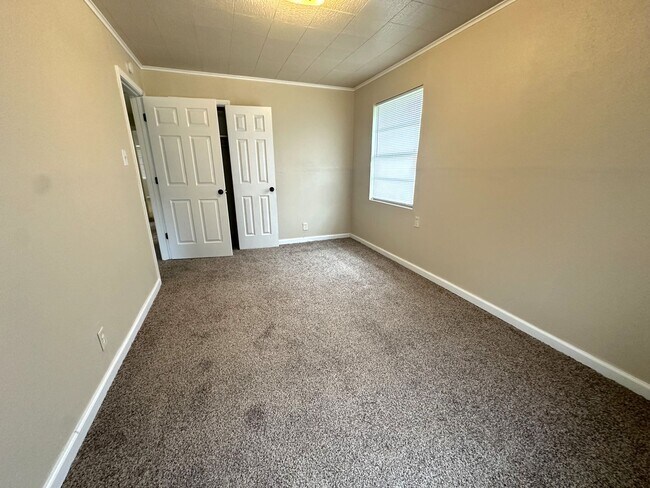 Building Photo - 5206 Lakeshore Dr, Port Arthur TX 77642