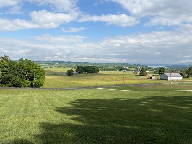 Foto del edificio - 2737 Hickory Ridge Rd