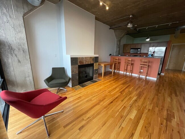 Foto del edificio - 1001 W 15th St