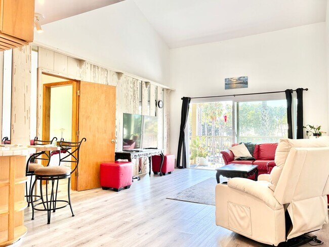 Foto del edificio - 2 Bedroom + 2 Bathroom Condo | Surfside III | Port Hueneme | Furnished