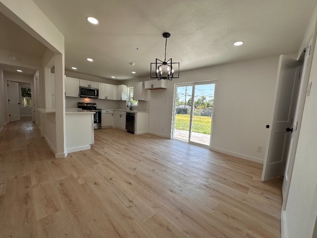 Building Photo - 11380 Lanewood Cir