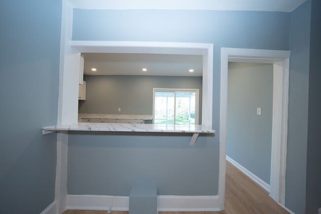 Building Photo - 732 Buck Ln