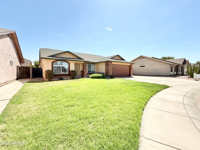 Foto del edificio - 2321 E Remington Pl