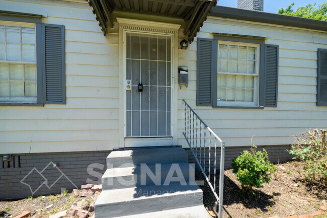 Building Photo - 4724 Terrace M