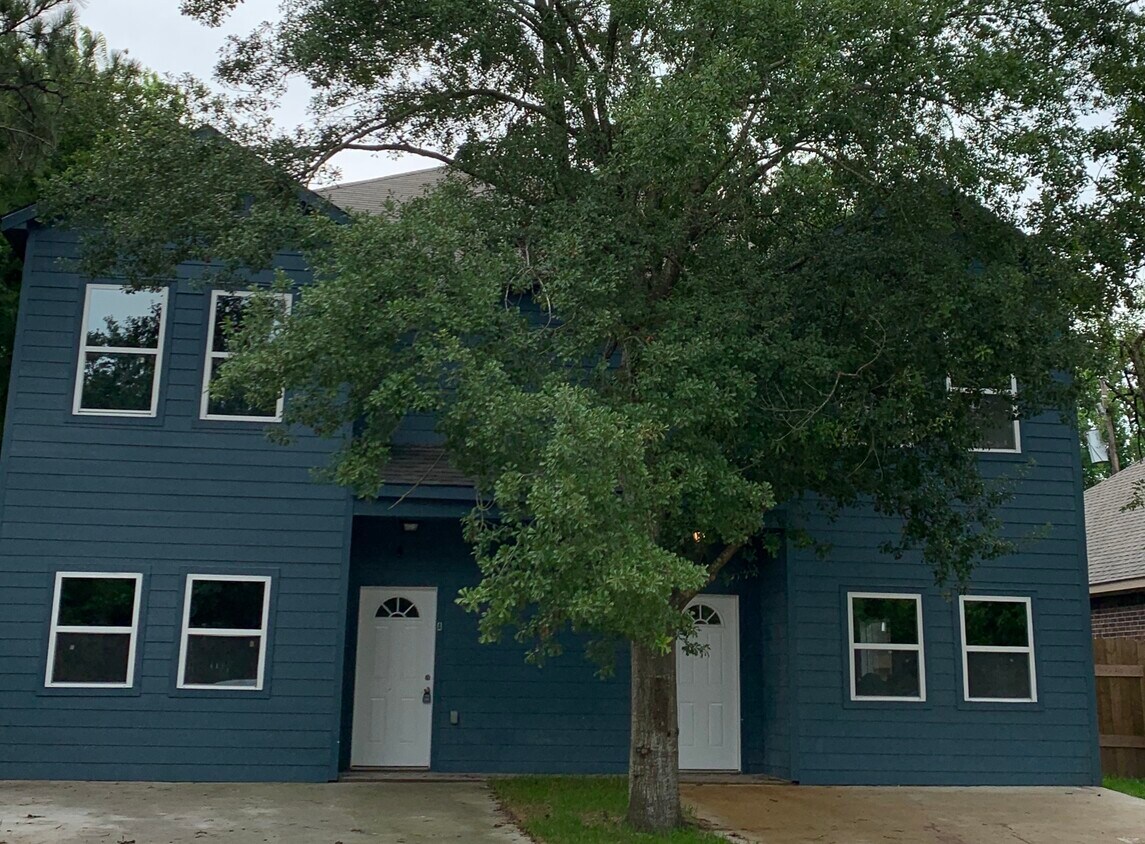 707 Garrett St, Pasadena, TX 77506 Townhouse for Rent in Pasadena, TX