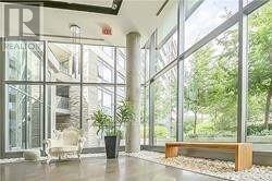 Photo du bâtiment - 233-233 South Park Rd