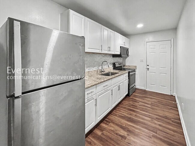 Building Photo - 4527 Glade Rd