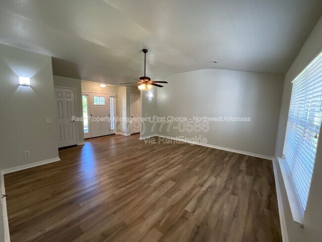Foto del edificio - 1 Lathrop Ln